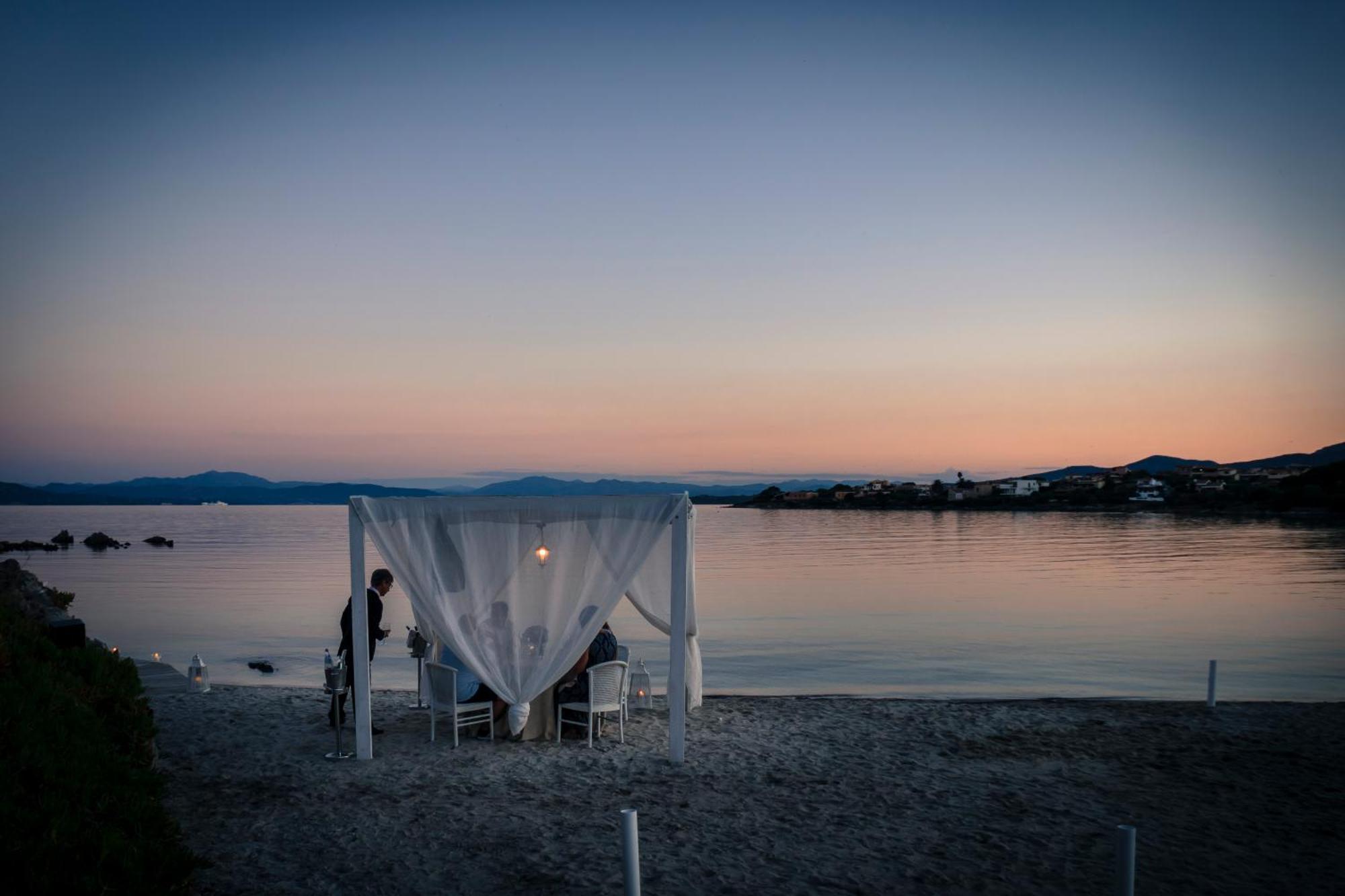 Gabbiano Azzurro Hotel & Suites Golfo Aranci Exterior photo