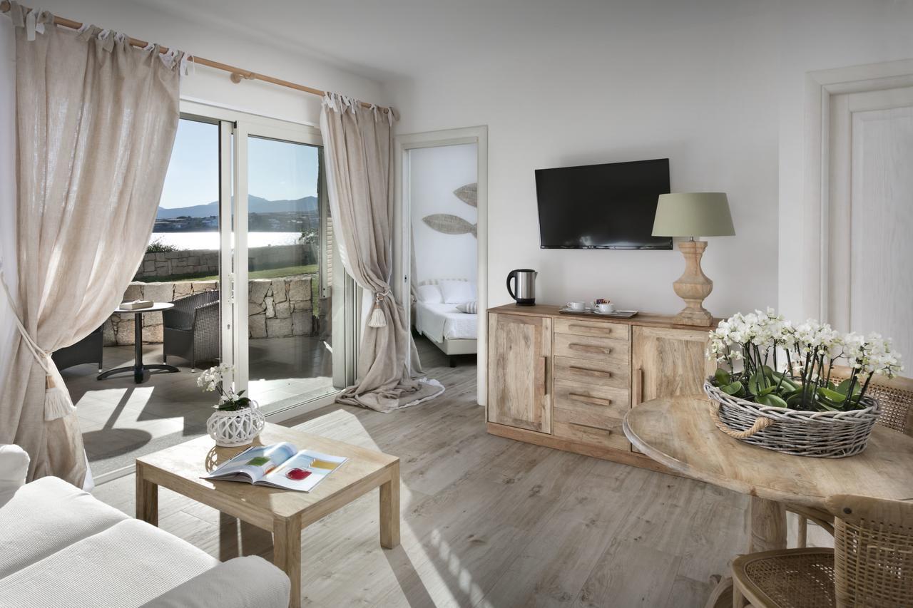 Gabbiano Azzurro Hotel & Suites Golfo Aranci Exterior photo