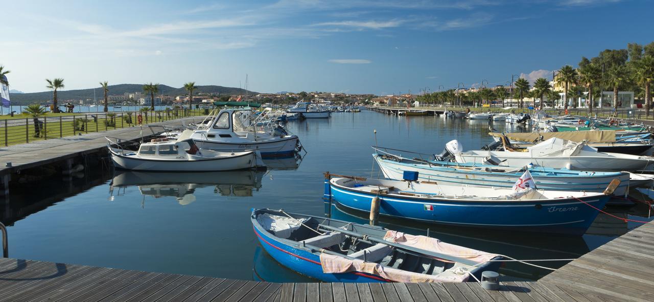 Gabbiano Azzurro Hotel & Suites Golfo Aranci Exterior photo