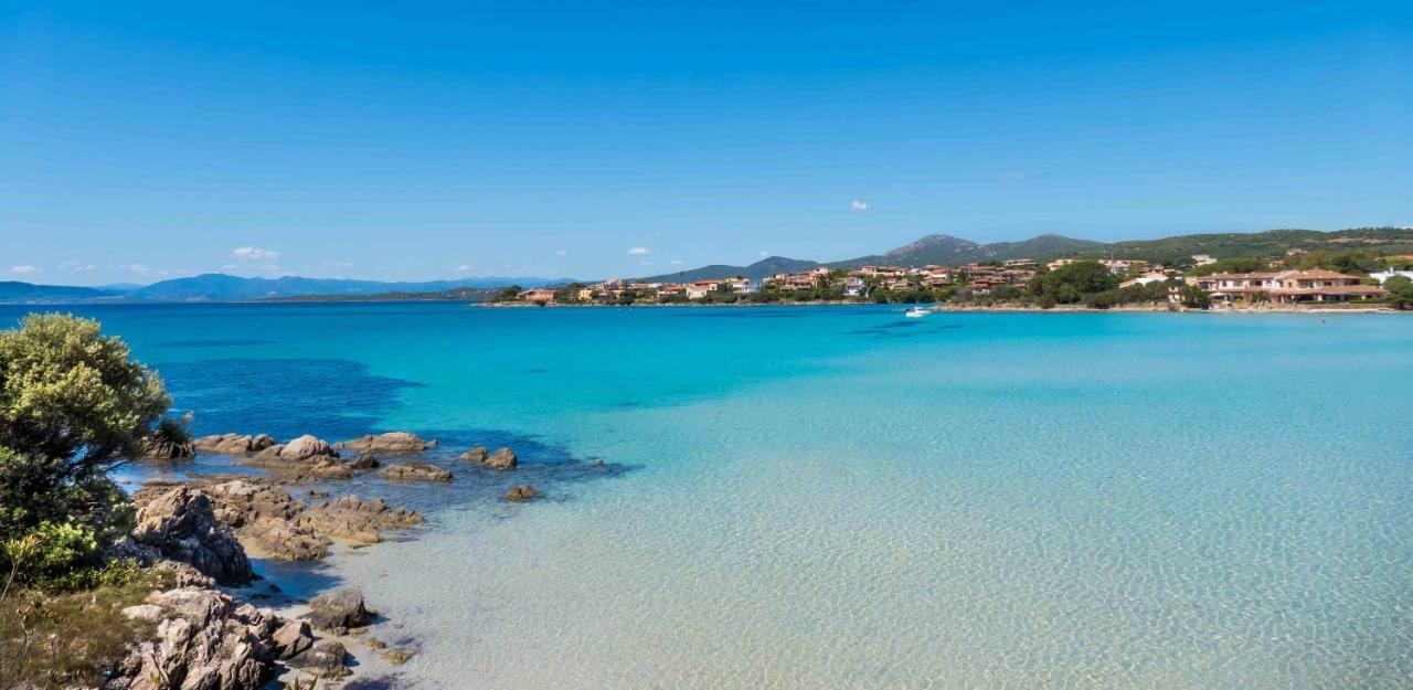 Gabbiano Azzurro Hotel & Suites Golfo Aranci Exterior photo